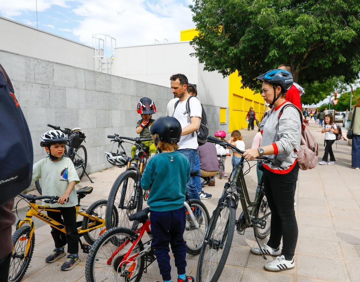 Biciletada en el CEIP Soledad Puértolas.