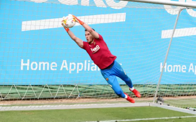 Entreno con estreno del pasado futuro del Barça