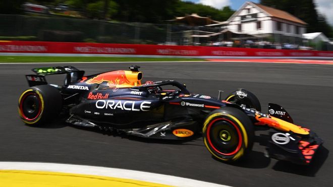 Verstappen reina en el sprint de Spa