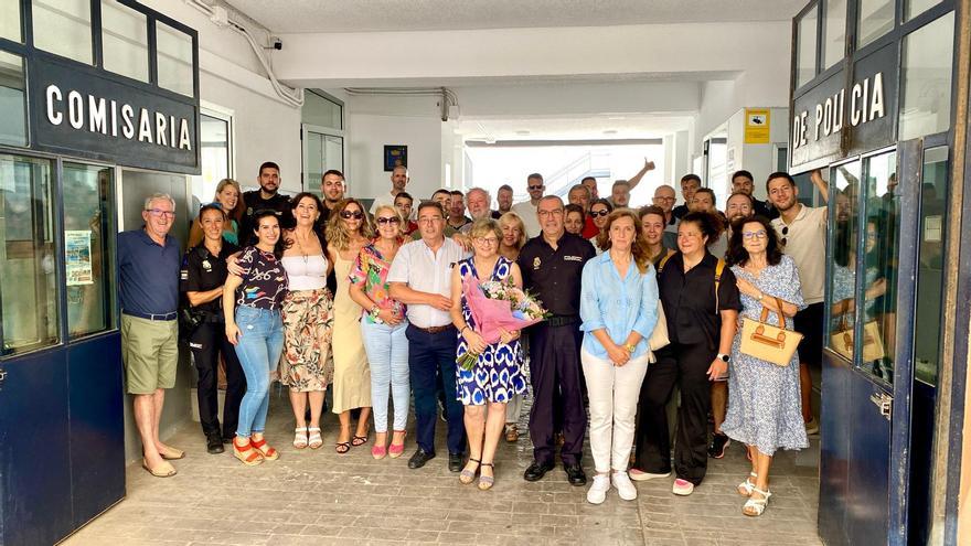 Pasillo de despedida a Odi tras tres décadas en la Comisaría de Alicante
