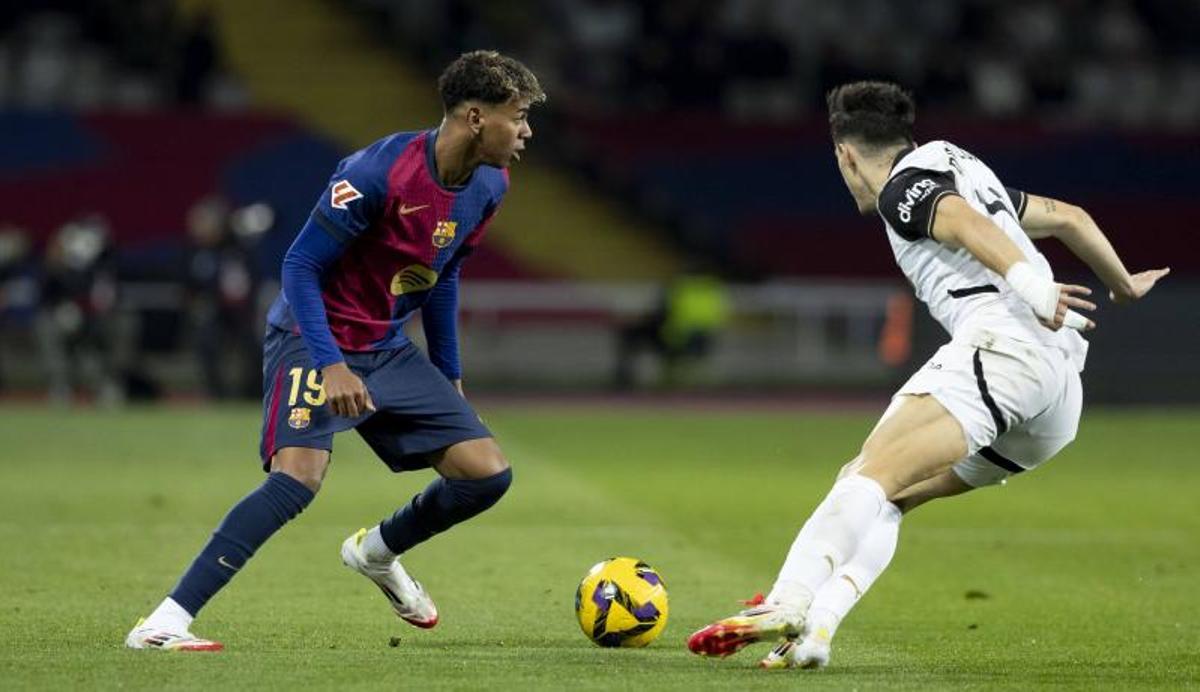 Goleada del Barça al Valencia en Montjuic