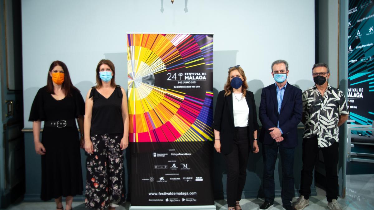 Noelia Losada, Carmen Casero, Marta Velasco, Juan Antonio Vigar y Álvaro Begines, ayer.