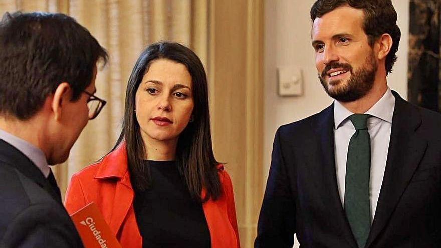 Reunión entre Arrimadas y Casado en febrero.