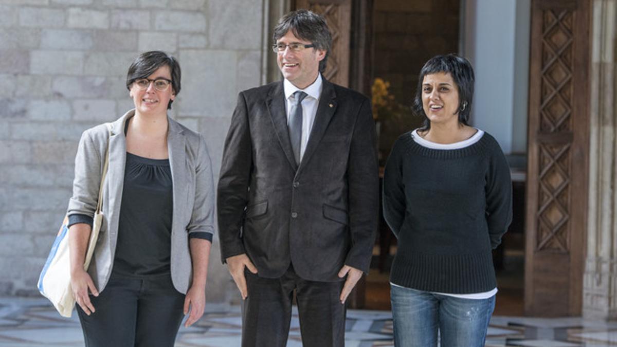 Reunión de Carles Puigdemont y la CUP en el Palau de la Generalitat