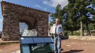 El empresario recoge en el Garbí unos 500 euros en "donativos" tras volver a romper el candado