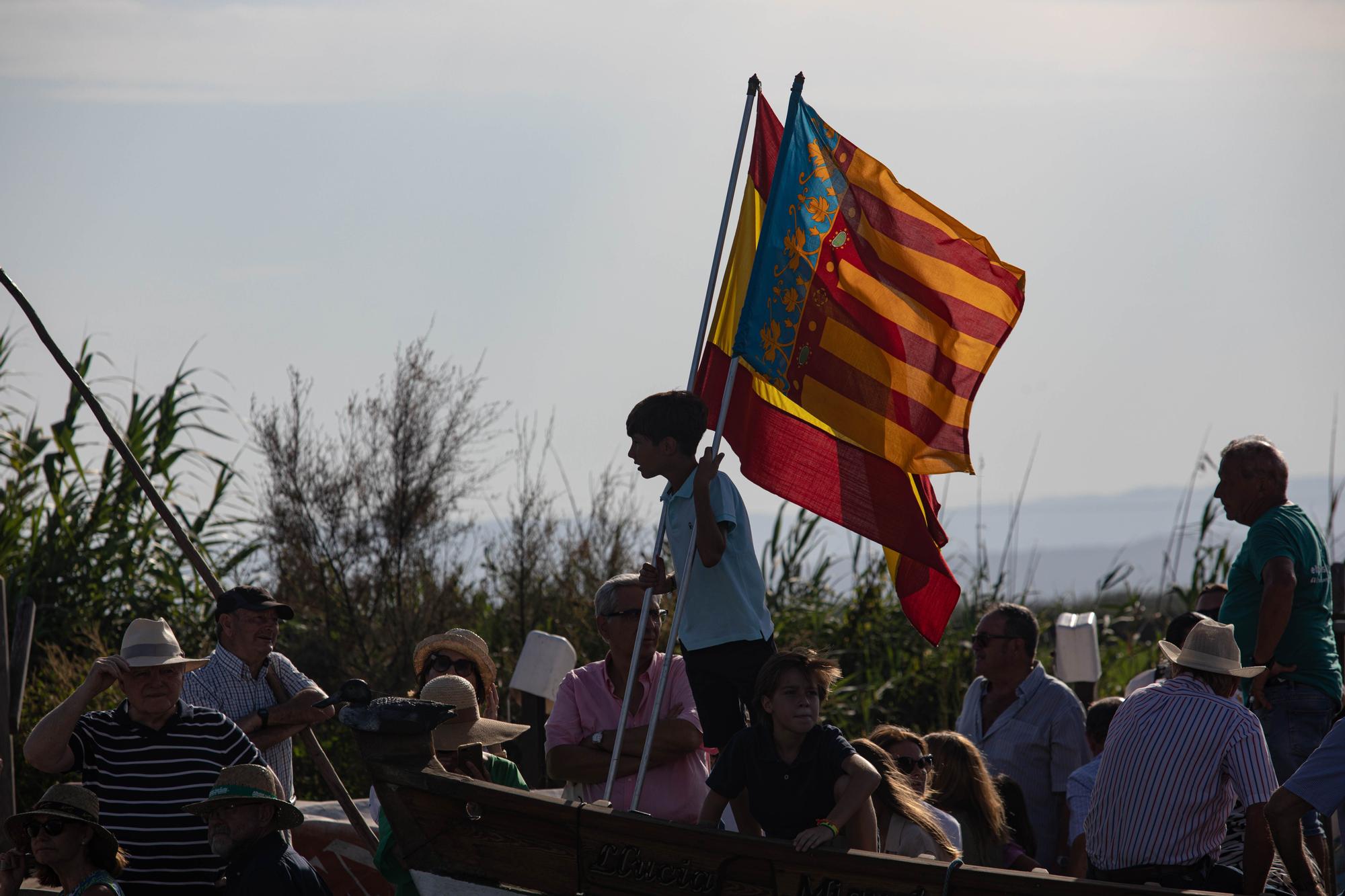 Así ha sido la romería en barca del Cristo de la Salud de El Palmar