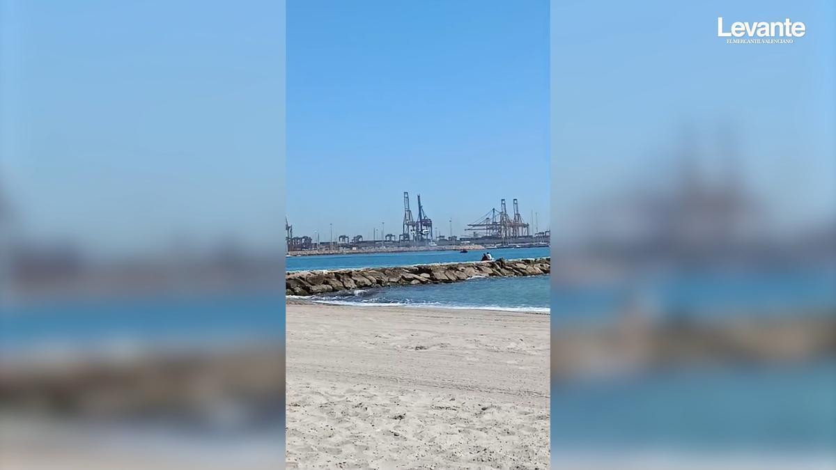 Un ejercicio rutinario de la Guardia Civil contra el narcotráfico sorprende en la playa valenciana de Pinedo