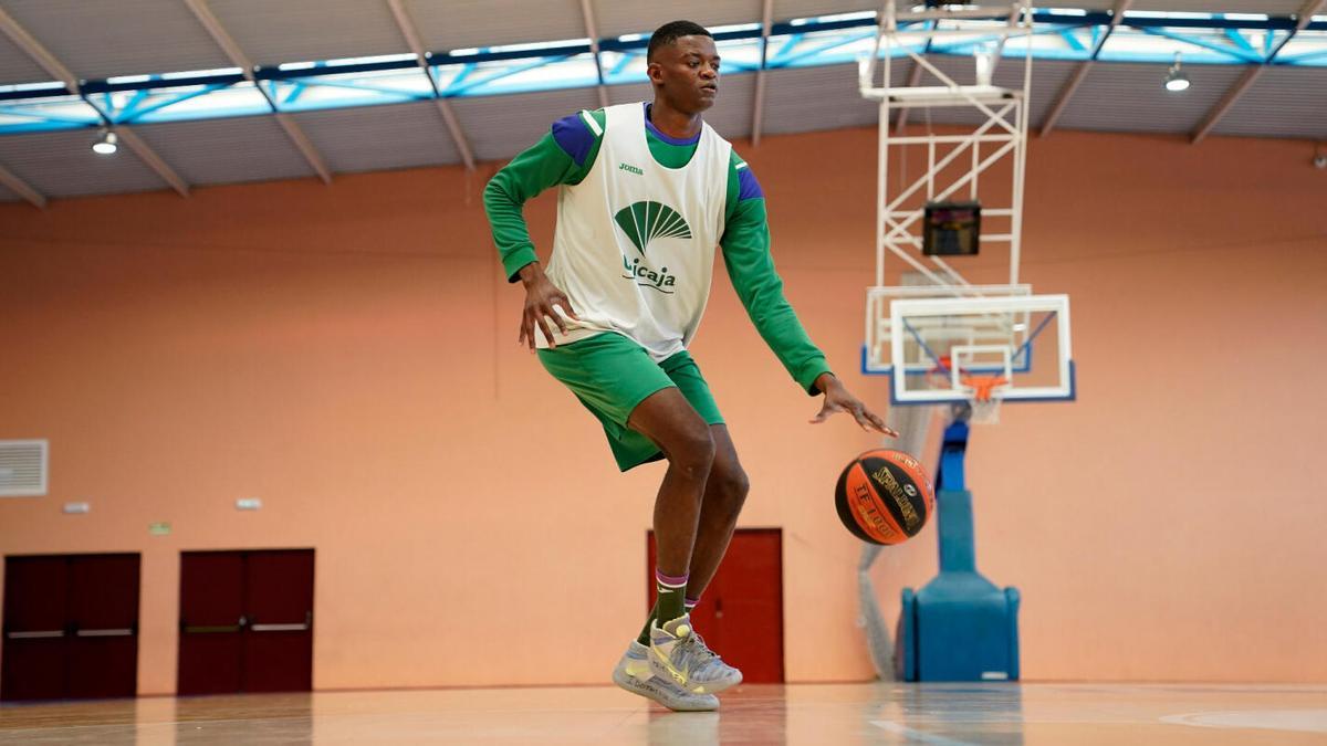 Yannick Nzosa jugará esta temporada en el Fuenlabrada.