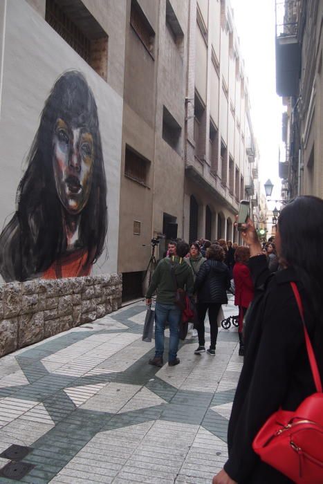 El talent femení es reivindica: un mural de Paula Bonet decora la façana del Museu de l'Empordà