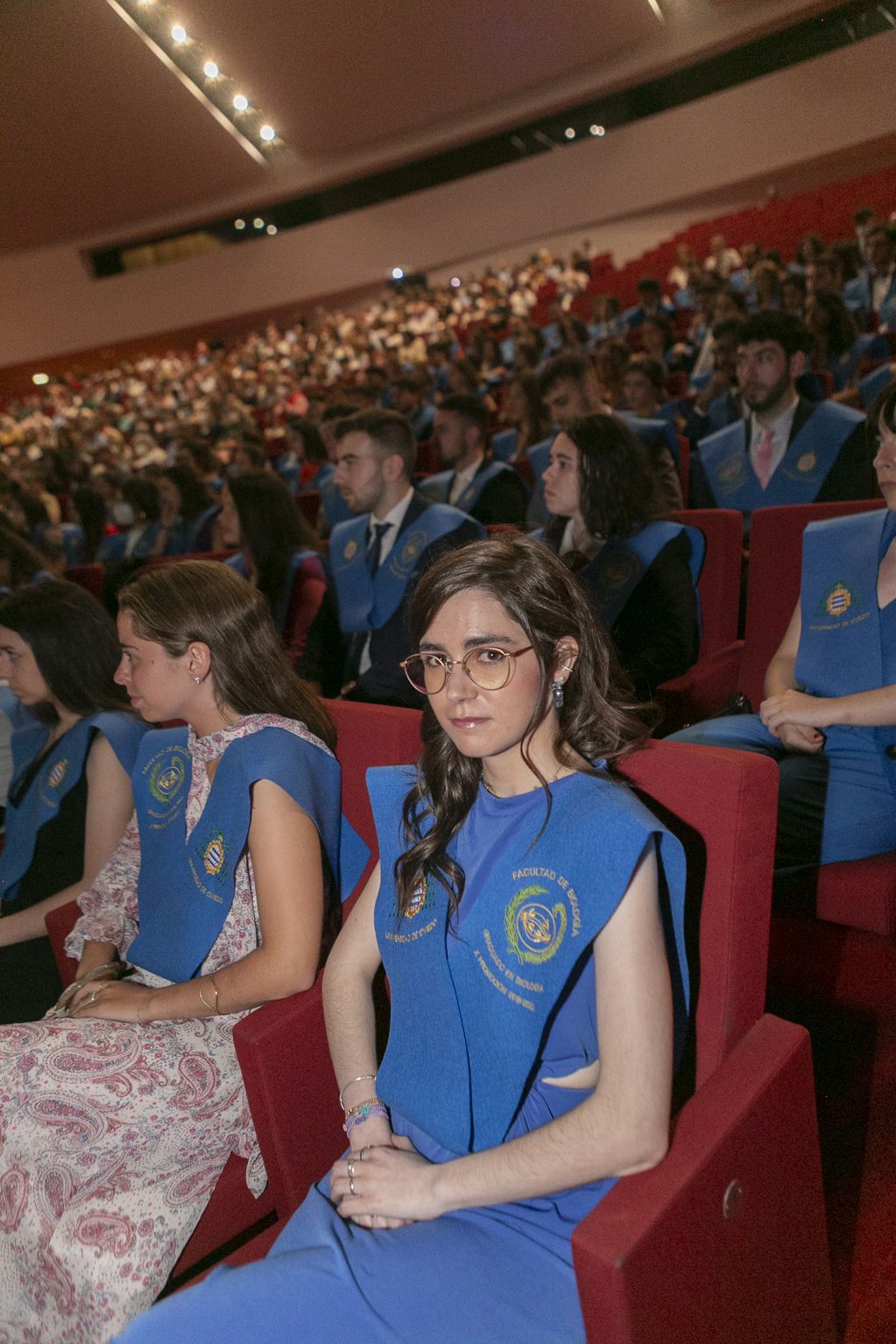 En imágenes: Así ha sido la graduación de Biología y Biotecnología en el Centro Niemeyer, en Avilés