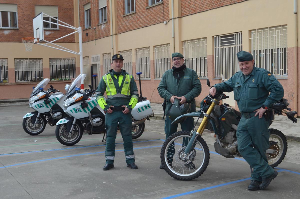 Agentes del departamento de Tráfico.