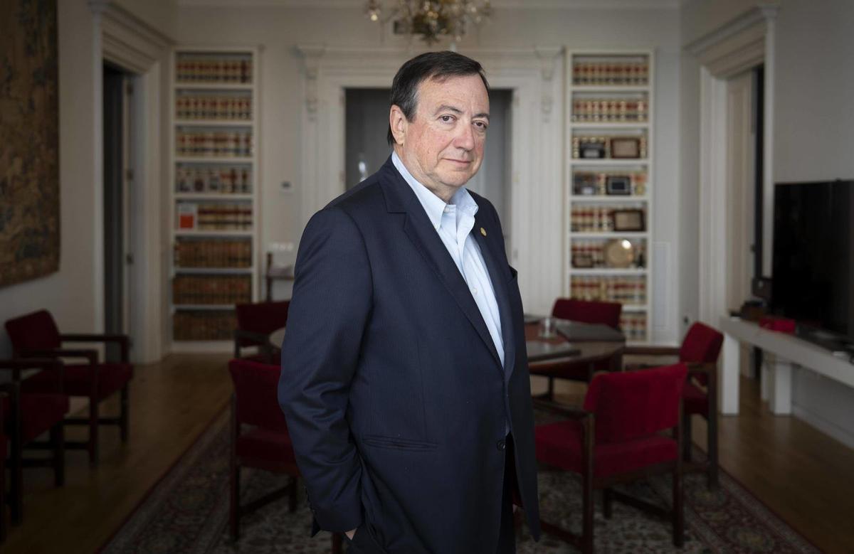 Joan Ramon Ramos Raich, candidat a degà del Col·legi de l’Advocacia de Barcelona:"Hi ha cert populisme al parlar de multireincidència i ocupació" Joan Ramon Ramos Raich, candidat a degà del Col·legi de l’Advocacia de Barcelona:"Hi ha cert populisme al parlar de multireincidència i ocupació"