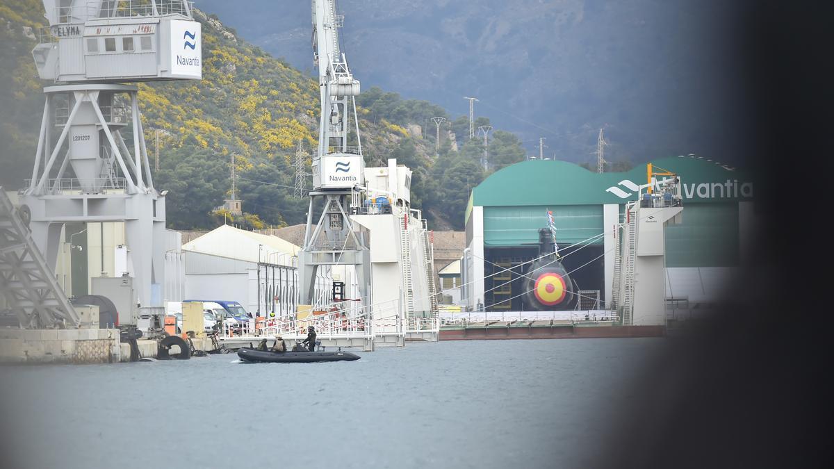 Los Reyes y sus hijas visitan Cartagena para la puesta a flote del submarino S81