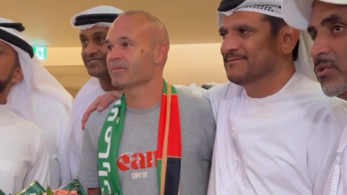 Iniesta, a su llegada a los Emiratos Árabes