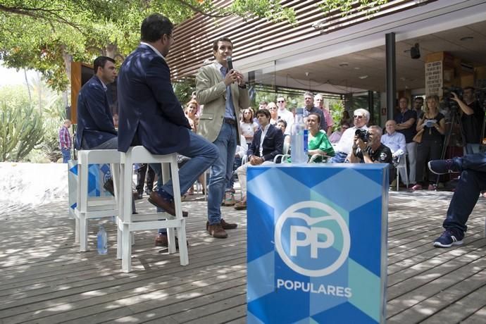 El precandidato a la Presidencia del PP, Pablo ...