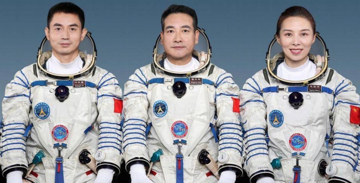 Astronautas chinos de la estación espacial Shenzhou-13.