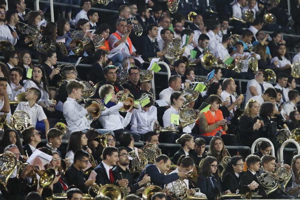 Las bandas de música llenan Mestalla, búscate en la galería