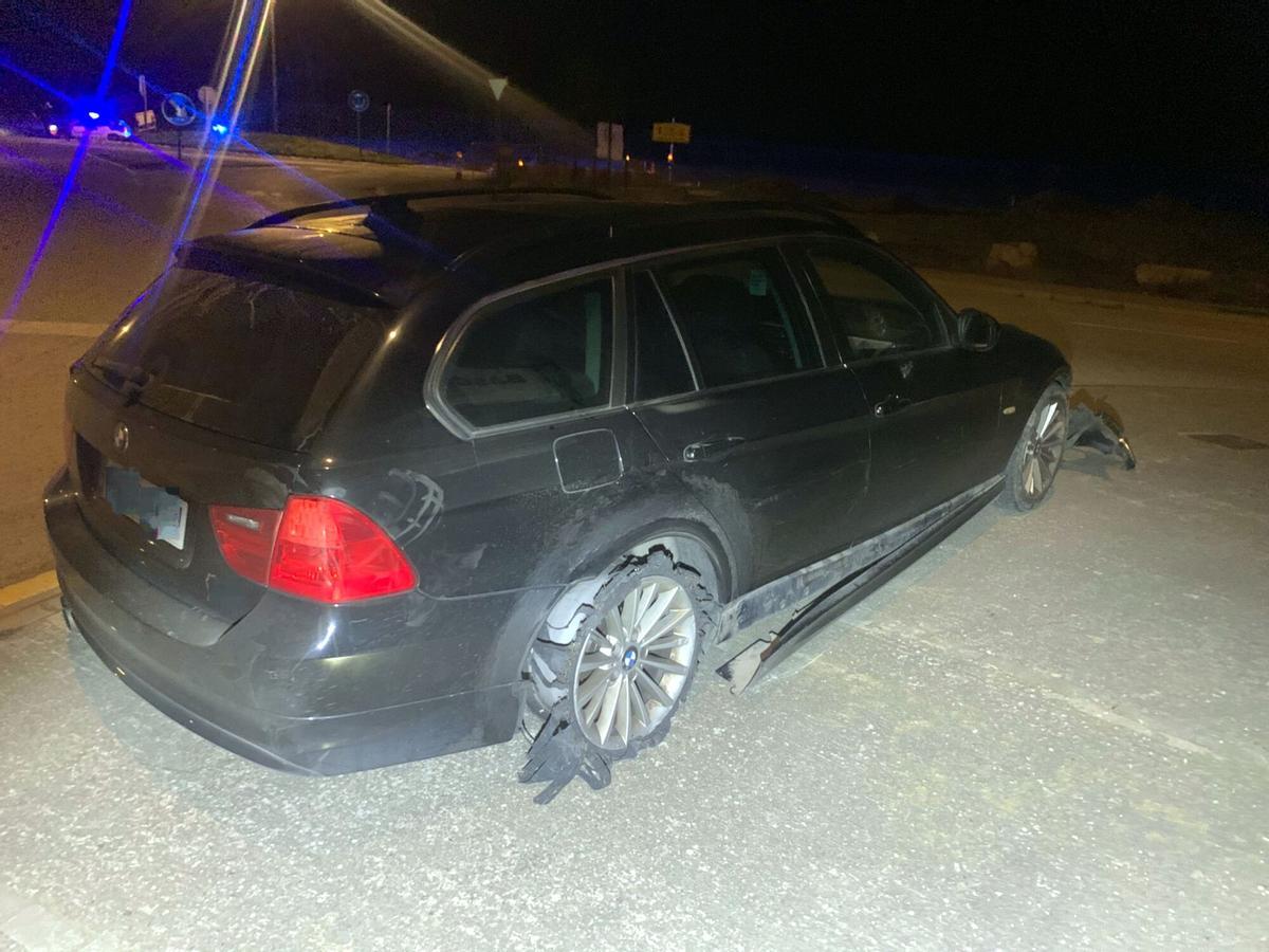 El vehicle amb la roda punxada