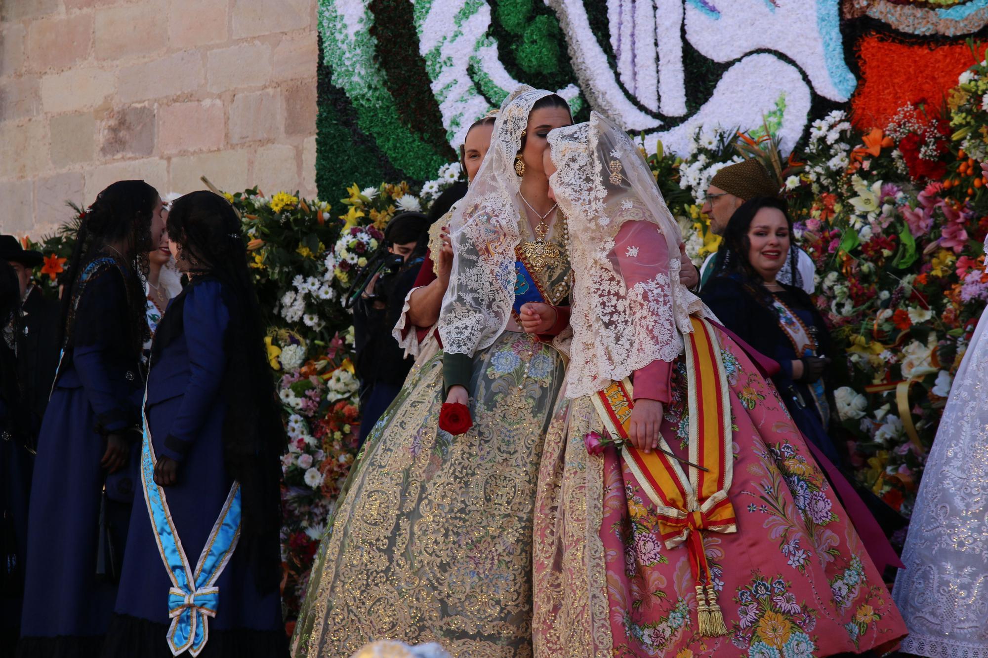 Las mejores imágenes de la 'Ofrena' de las Fallas de Burriana