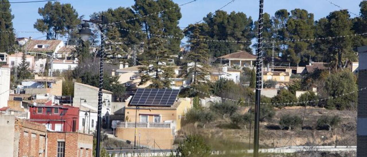 Zona de viviendas en una de las entradas a Ontinyent. | PERALES IBORRA