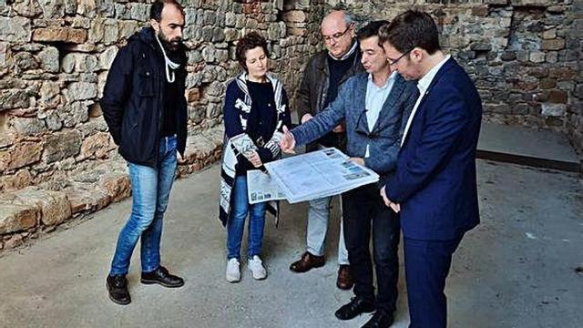 Diverses autoritats van visitar ahir els treballs.