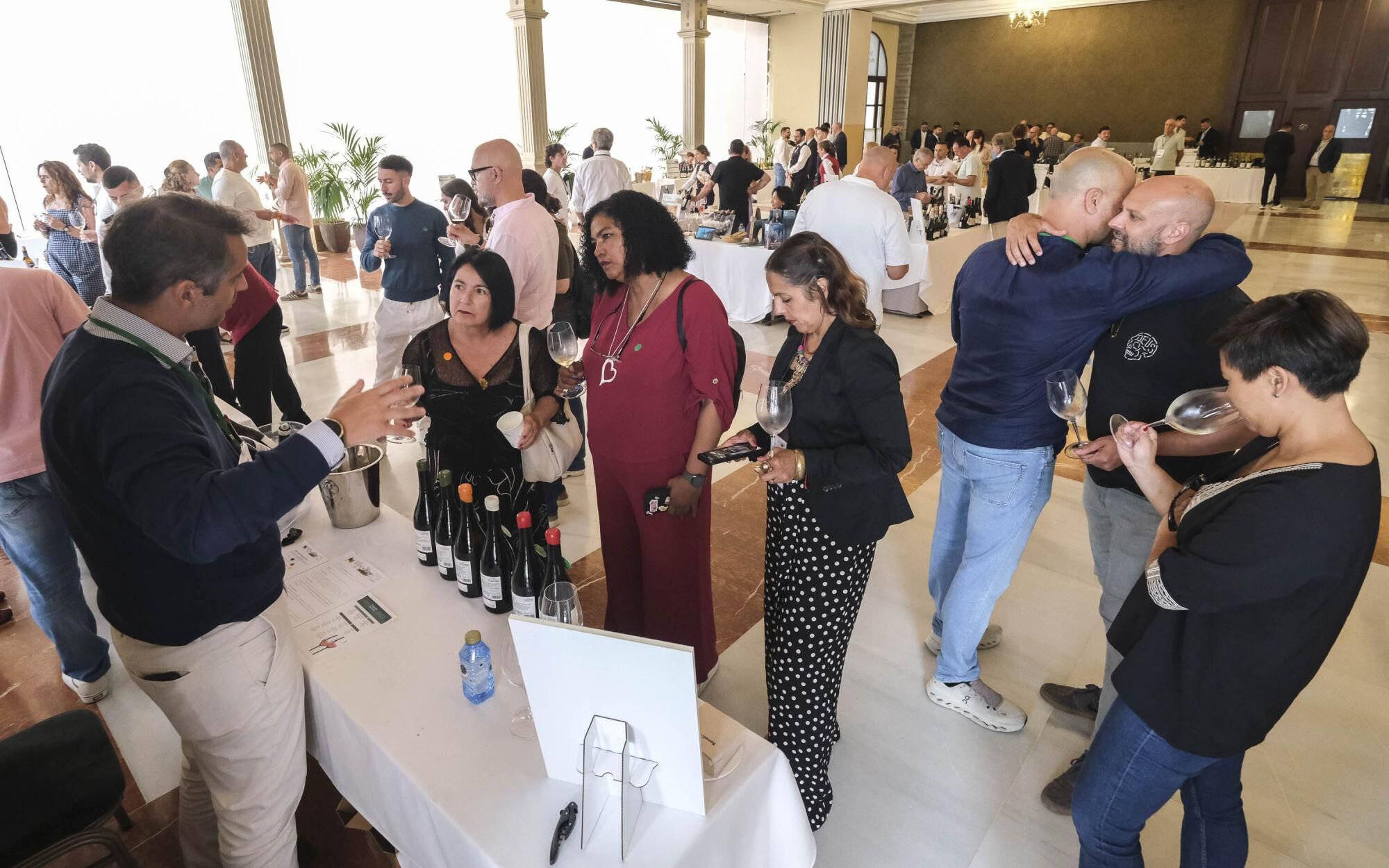 Encuentro en Gran Canaria de responsables de la Guía de vinos Peñín