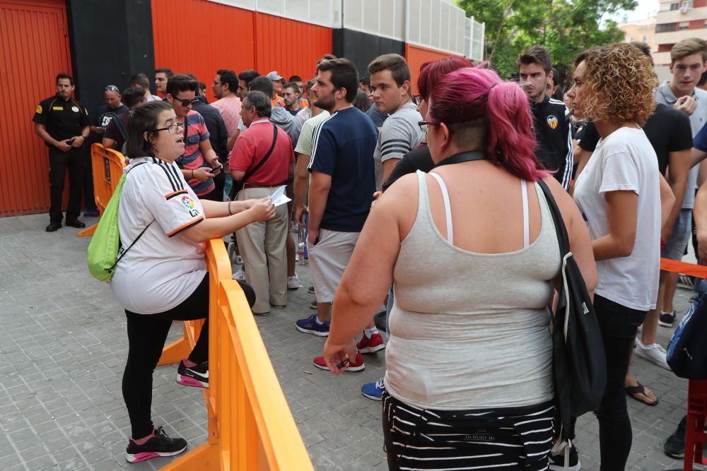 Anil Murthy, en las colas de Mestalla