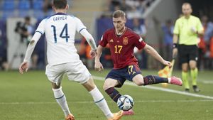 Sergio Gómez, durante un partido con la selección española sub-21.