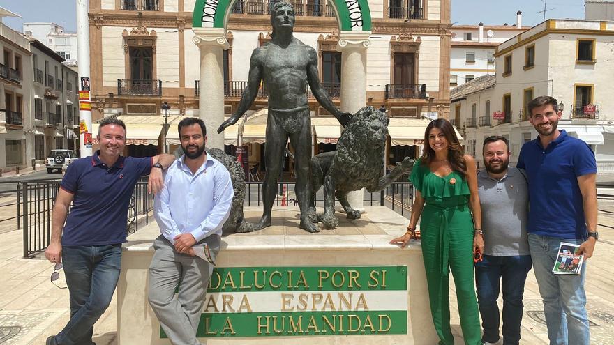 Nuria Rodríguez, candidata de Ciudadanos por la provincia al 19J, visita Ronda junto a miembros de la formación liberal