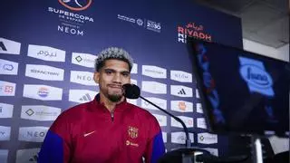 Araujo habla de su futuro en el Barça