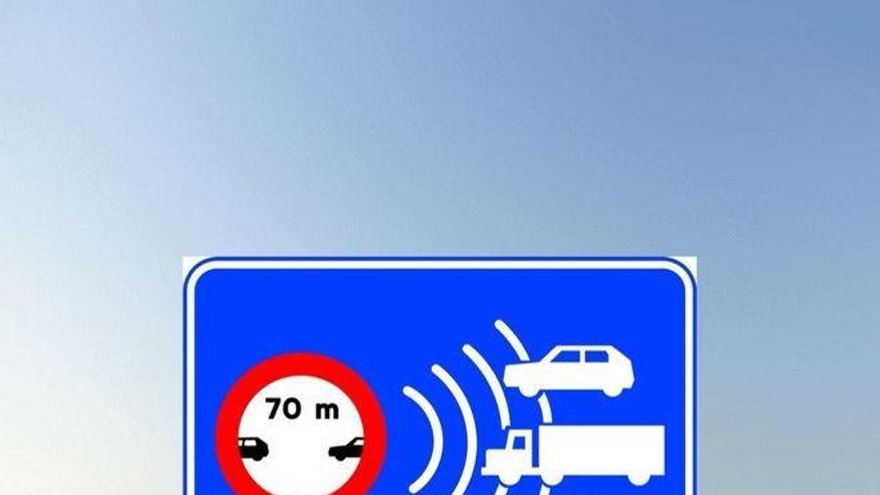 Cuidado: Si incumples la nueva señal de la DGT te multarán con 200 euros y 4 puntos en el carnet