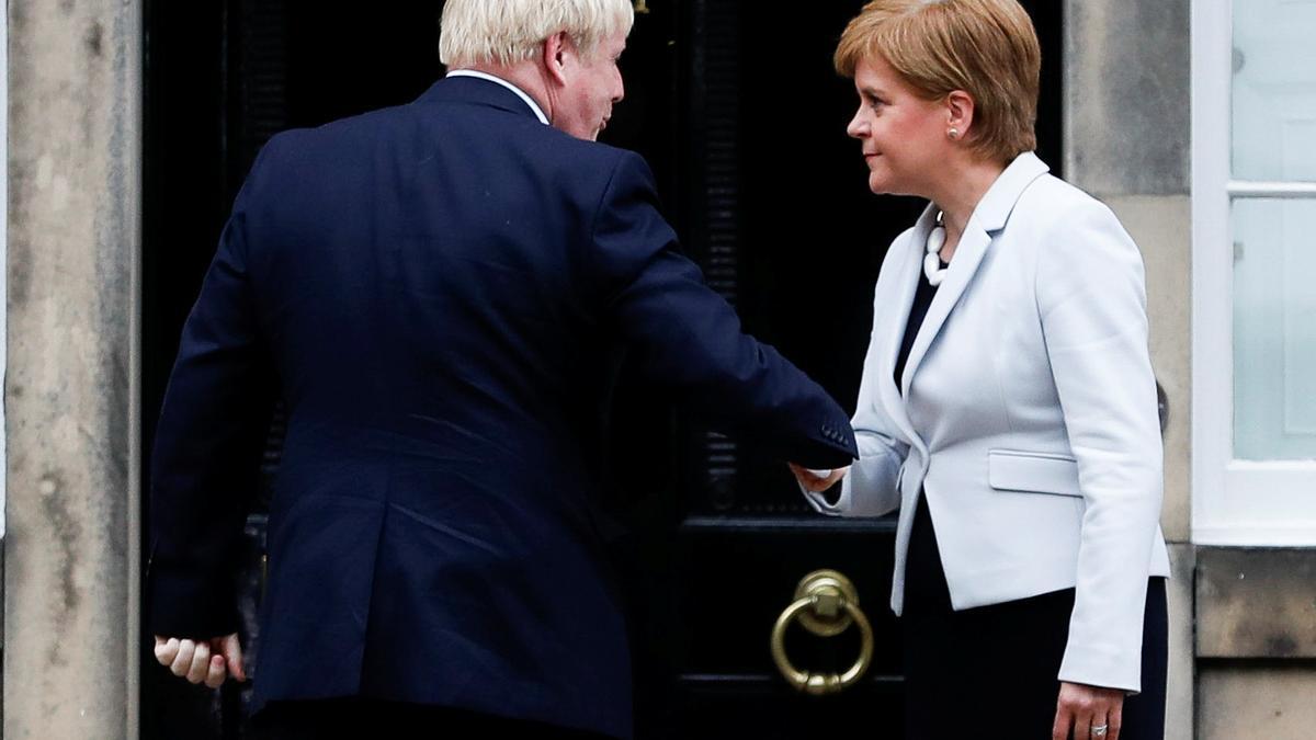 Boris Johnson y Nicola Sturgeon, en una imagen de archivo.