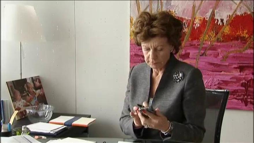 La Comisión Europea podría sancionar a Neelie Kroes