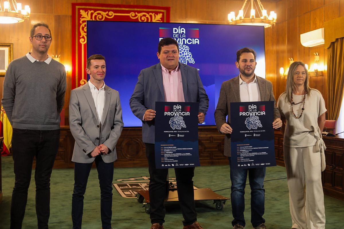 Zamora. El vicepresidente primero y diputado de Educación, Cultura y Turismo, Víctor López de la Parte, y el alcalde de Moraleja del Vino, Roberto Alvarez Coco, presentan los Actos programados con motivo del Día de la Provincia 2026