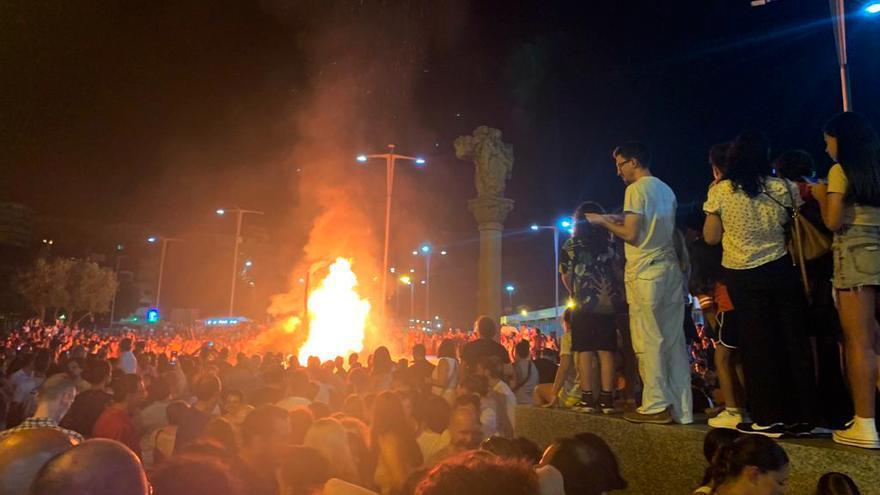 Noche mágica en un San Xoán tropical en Galicia