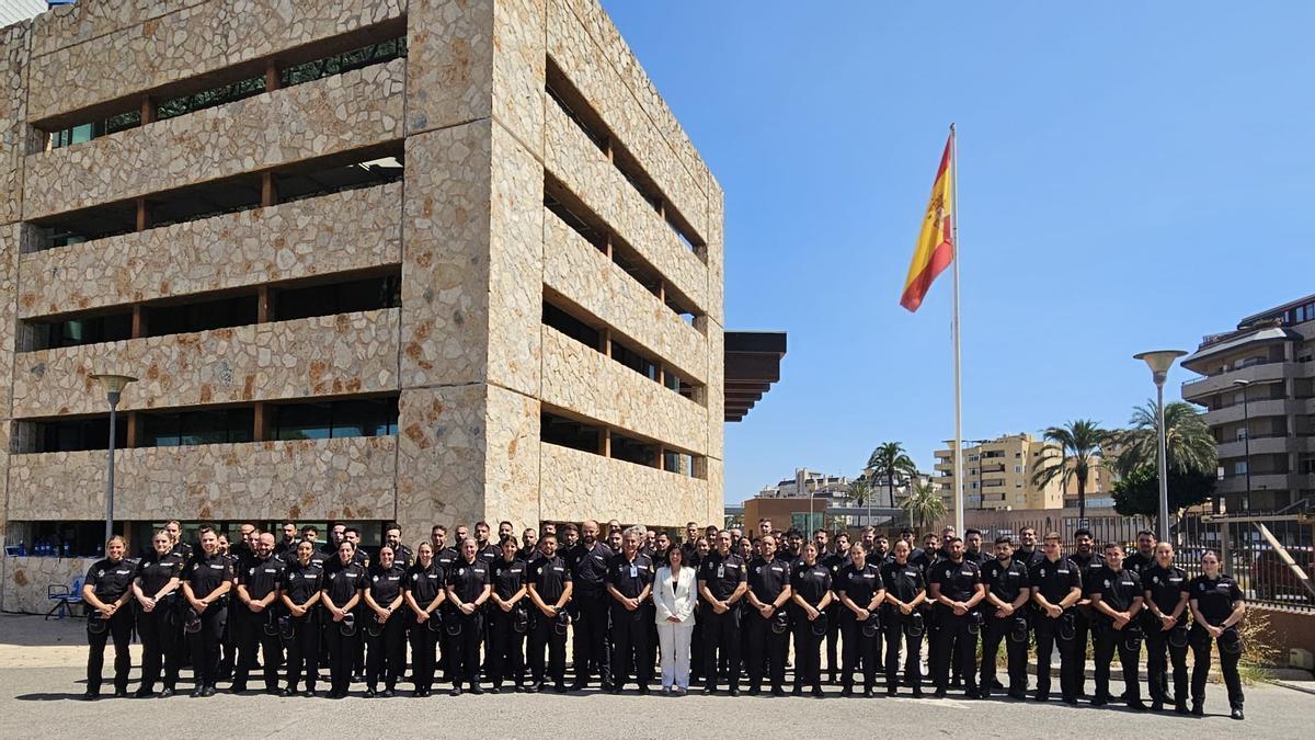 Los agentes que se incorporan a la Comisaría de la Policía Nacional en Ibiza