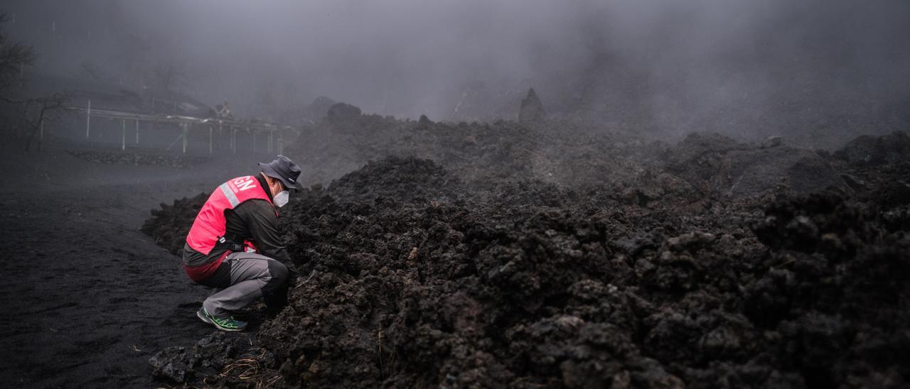 Medición de gases del volcán de La Palma en la zona de Tacande