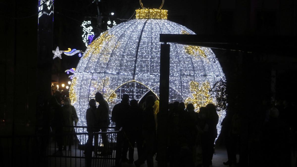 Uno de los adornos visitables de Navidad, la bola gigante que volverá a estar en la Montañeta