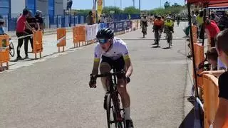 Fran Gramage, ciclista de Ontinyent, se corona campeón de la XXII Vuelta Clásica de Santa Ana