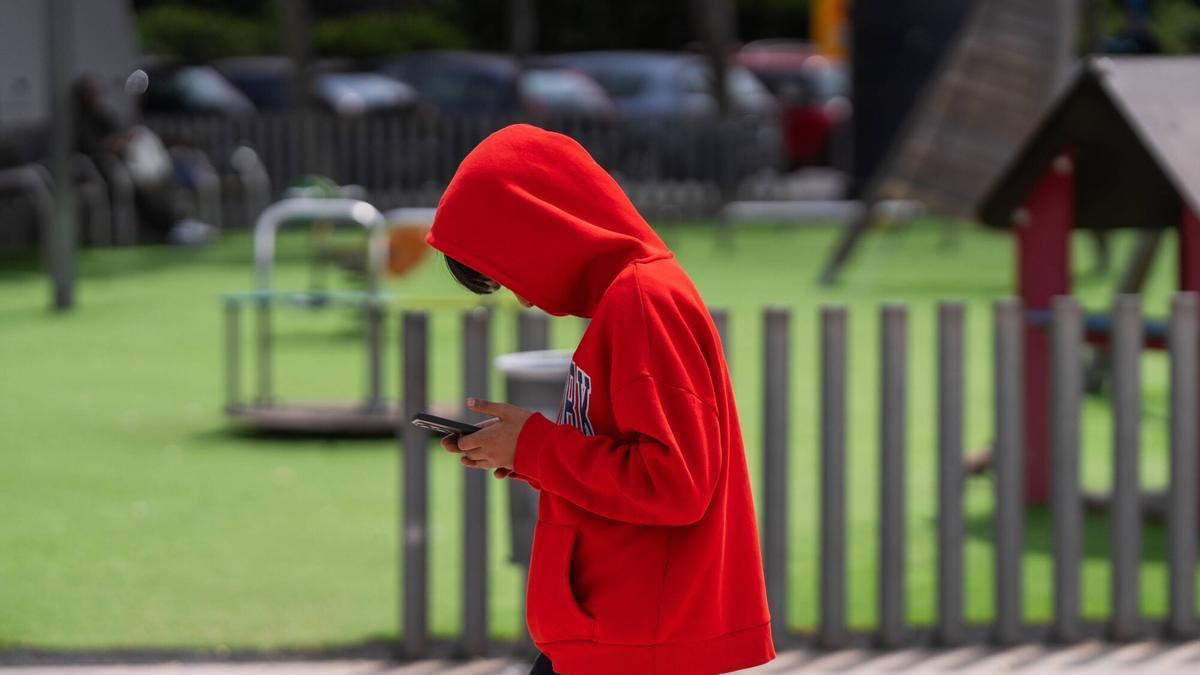 España prohibirá acceder a redes sociales a menores de 16 años