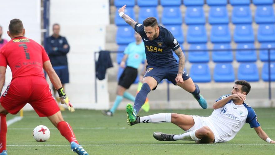 El UCAM hace un favor al FC Cartagena