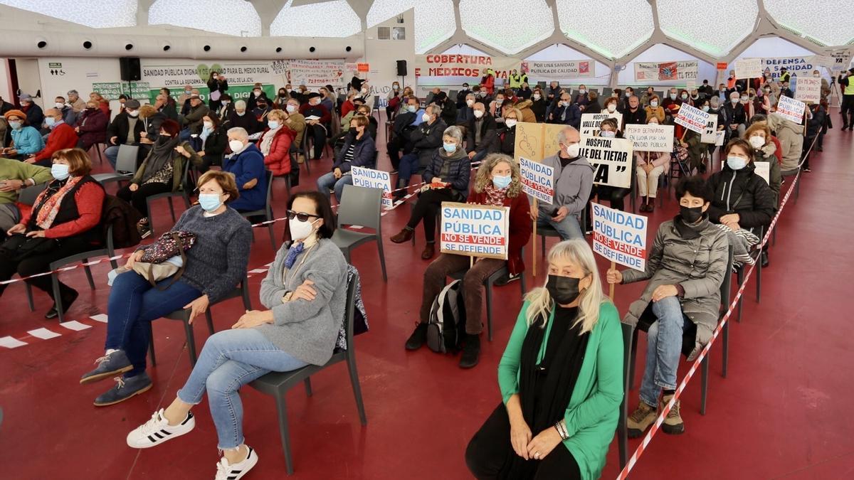 Asamblea Social de las plataformas por la sanidad pública de Castilla y León, en la cúpula del milenio de Valladolid.