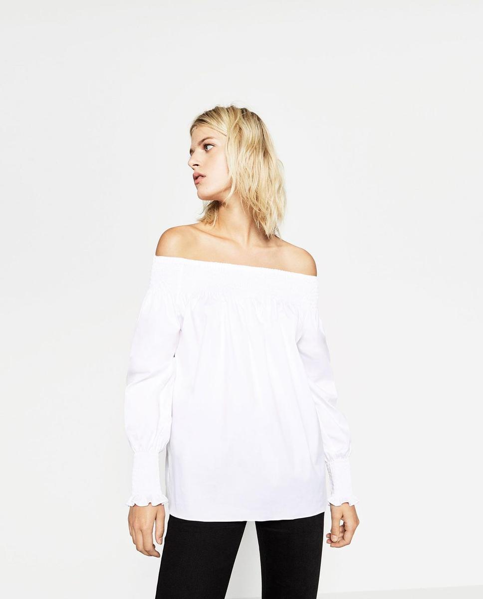 Blusa escote 'off the shoulders', Zara