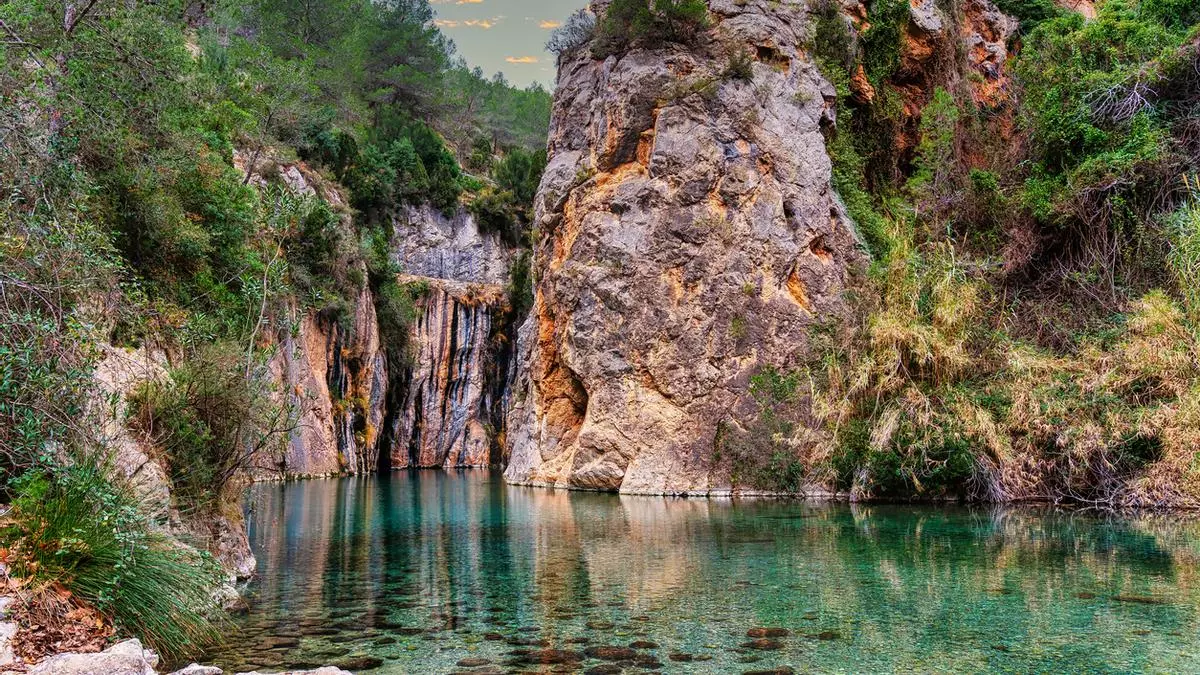 La piscina natural más viral de España está a menos de 2 horas de Valencia: la escapada que tienes que hacer este fin de semana