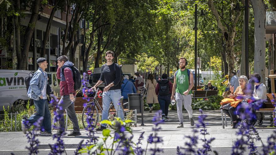 La OCDE urge a las ciudades a adaptarse al envejecimiento de la población y pone como ejemplo las &#039;superilles&#039; de Barcelona