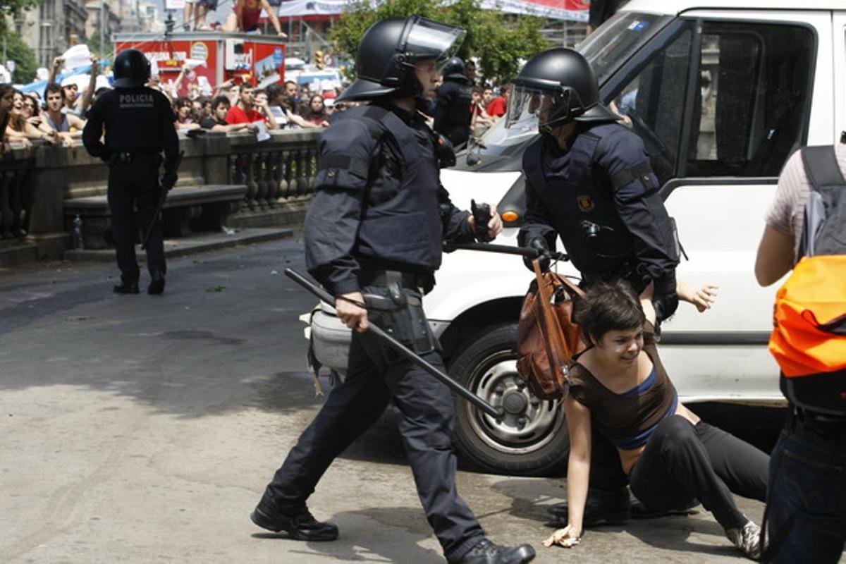 El desallotjament de la plaça de Catalunya, vist per Ricard Cugat.