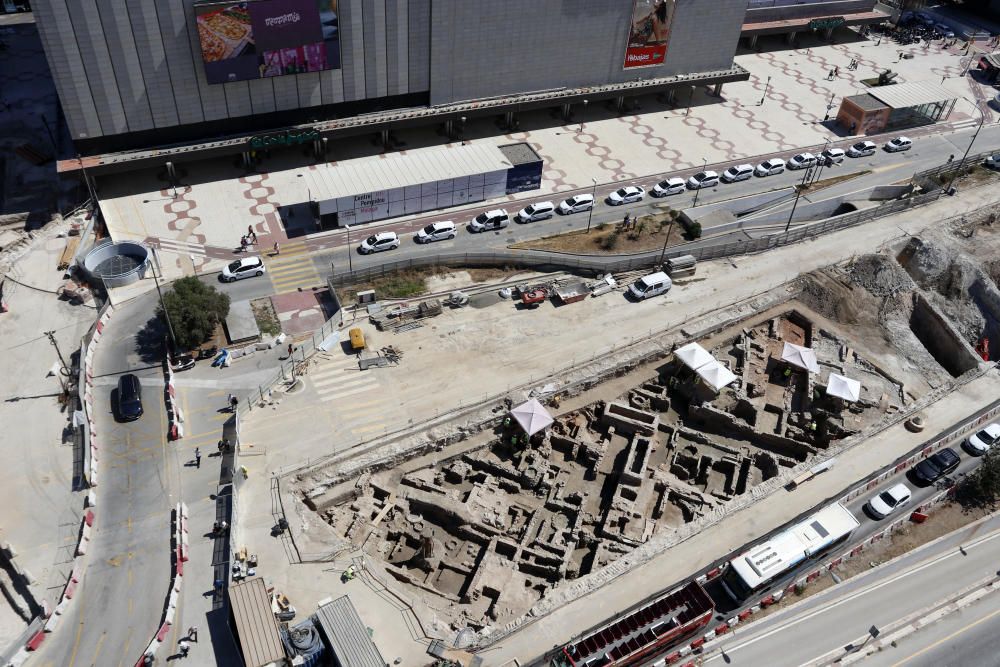 Vista aérea de los restos del arrabal de los Mercaderes de la Paja, destruido por las obras del metro. Muy cerca del arrabal se encontraba el Alcázar del Sayyid