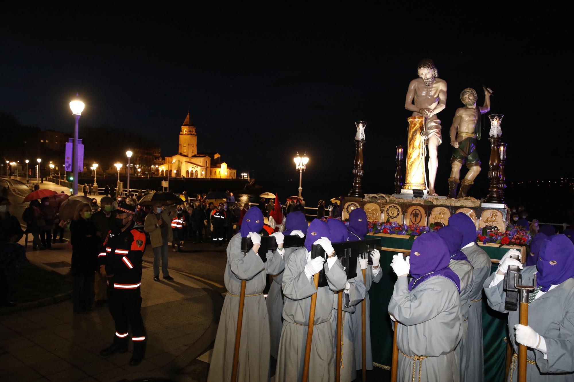 En imágenes: Procesión de Martes Santo en Gijón