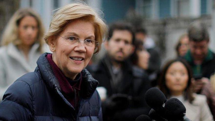 Elizabeth Warren se postula como candidata demócrata contra Trump