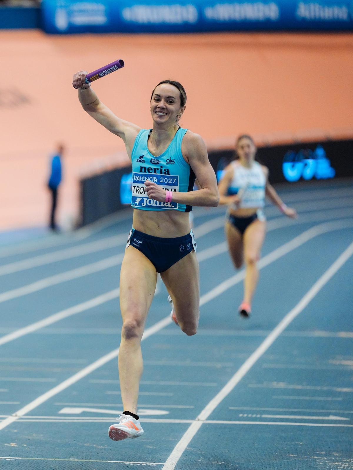 Herminia Parra, del Nerja, entra en primera posición.
